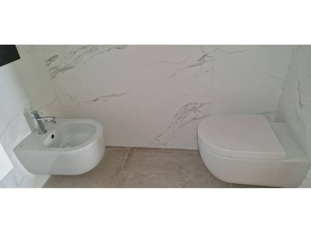 2 soveværelse Lejlighed til salg i Málaga by med garage - € 810.000 (Ref: 9725025)