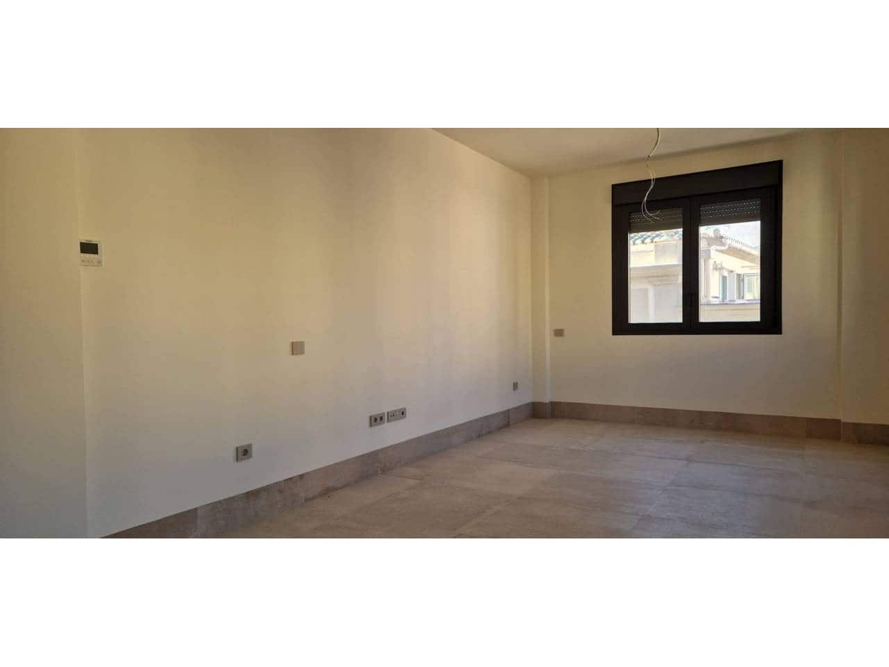 2 soveværelse Lejlighed til salg i Malaga by med garage - € 810.000 (Ref: 9725025)