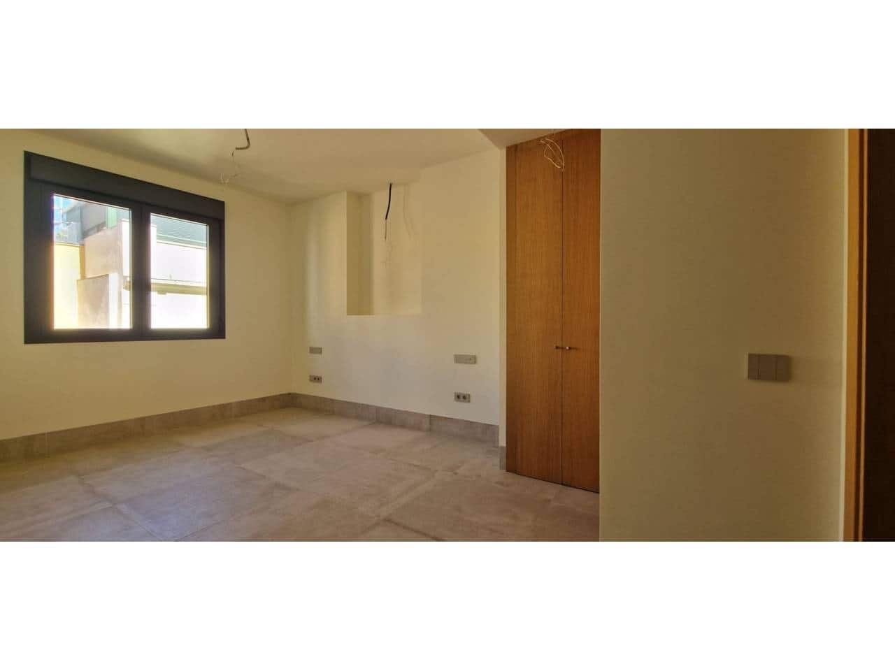 2 soveværelse Lejlighed til salg i Malaga by med garage - € 810.000 (Ref: 9725025)