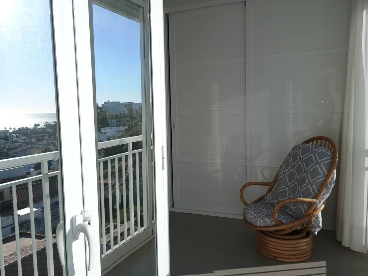 1 soverom Leilighet til salgs i Benalmadena med svømmebasseng garasje - € 289 000 (Ref: 9737734)