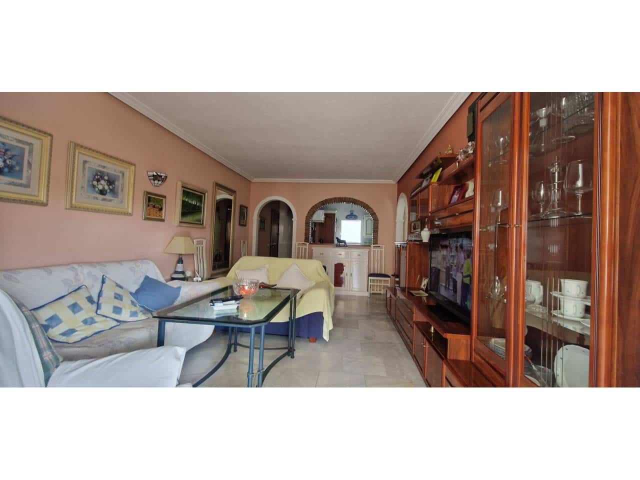 2 bedroom Apartment for sale in Torremolinos with pool - € 420,000 (Ref: 9747474)