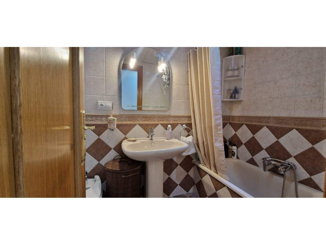 3 sovrum Lägenhet till salu i Benalmadena med pool garage - 450 000 € (Ref: 9777317)