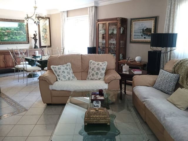 6 Zimmer Villa zu verkaufen in Benalmádena mit Pool Garage - 998.000 € (Ref: 9796576)