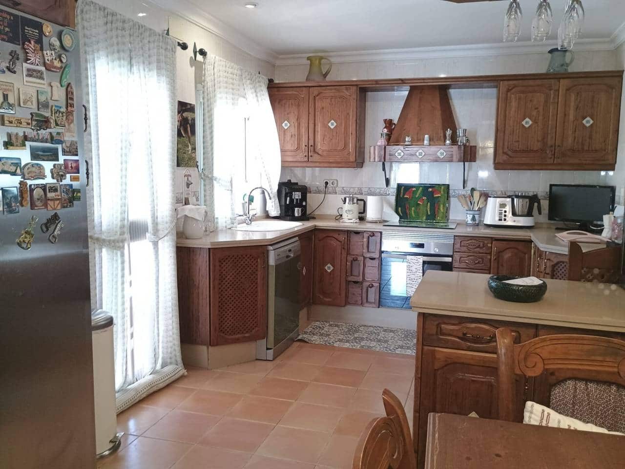 6 bedroom Villa for sale in Benalmadena with pool garage - € 998,000 (Ref: 9796576)
