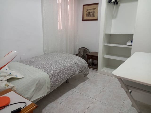 4 soveværelse Lejlighed til salg i Cruz de Humilladero, Málaga by - € 435.000 (Ref: 9984137)