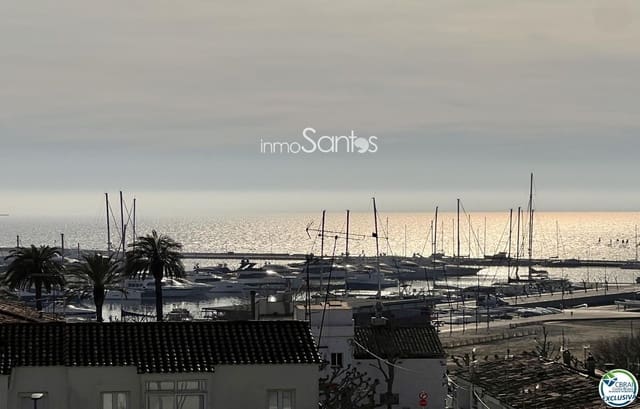 2 bedroom Flat for sale in Roses with garage - € 295,000 (Ref: 9720257)