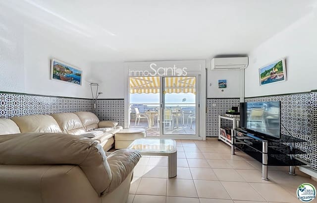 2 bedroom Flat for sale in Roses with garage - € 295,000 (Ref: 9720257)