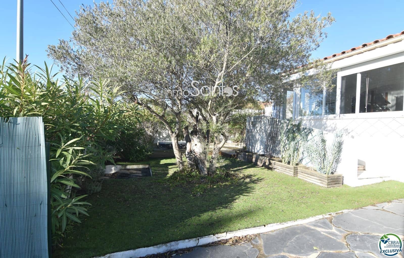 3 bedroom Villa for sale in Roses - € 395,000 (Ref: 9720261)