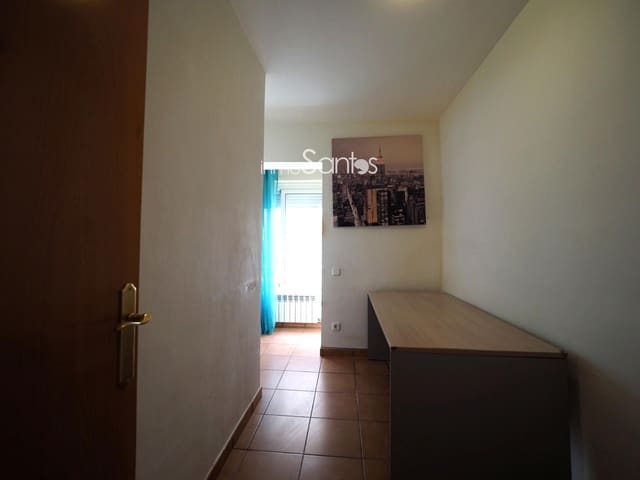 Flat te koop in Roses - € 235.000 (Ref: 9720262)