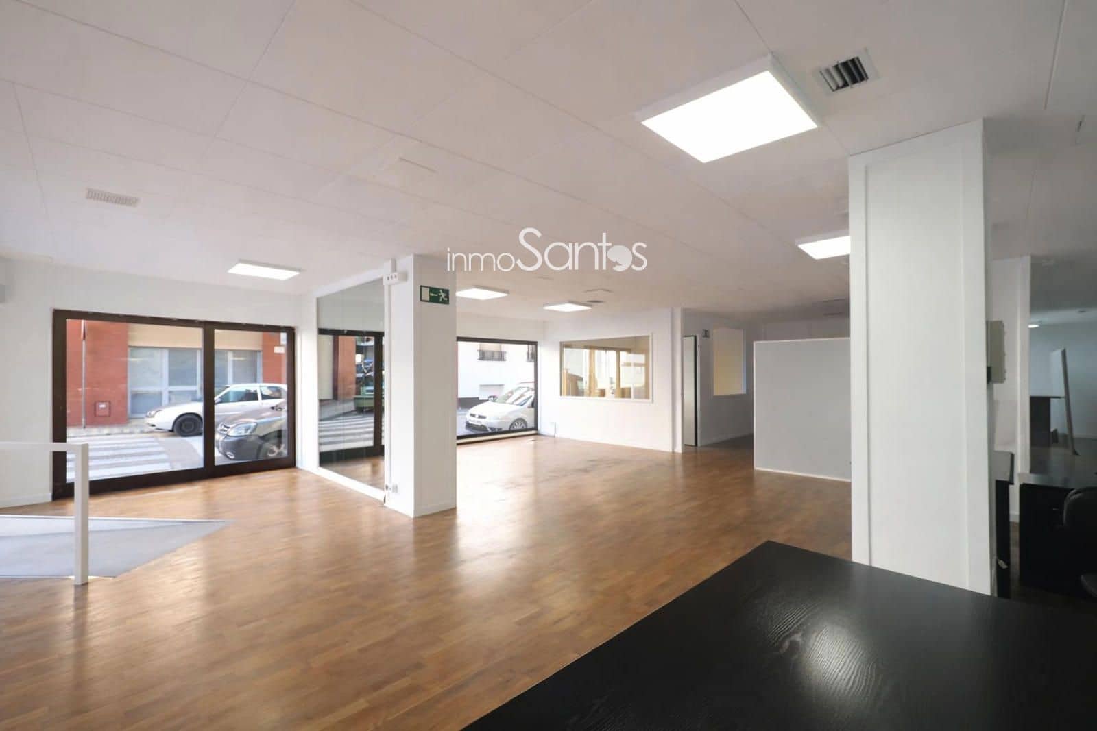 Commercial for rent in Roses - € 1,400 (Ref: 9720263)