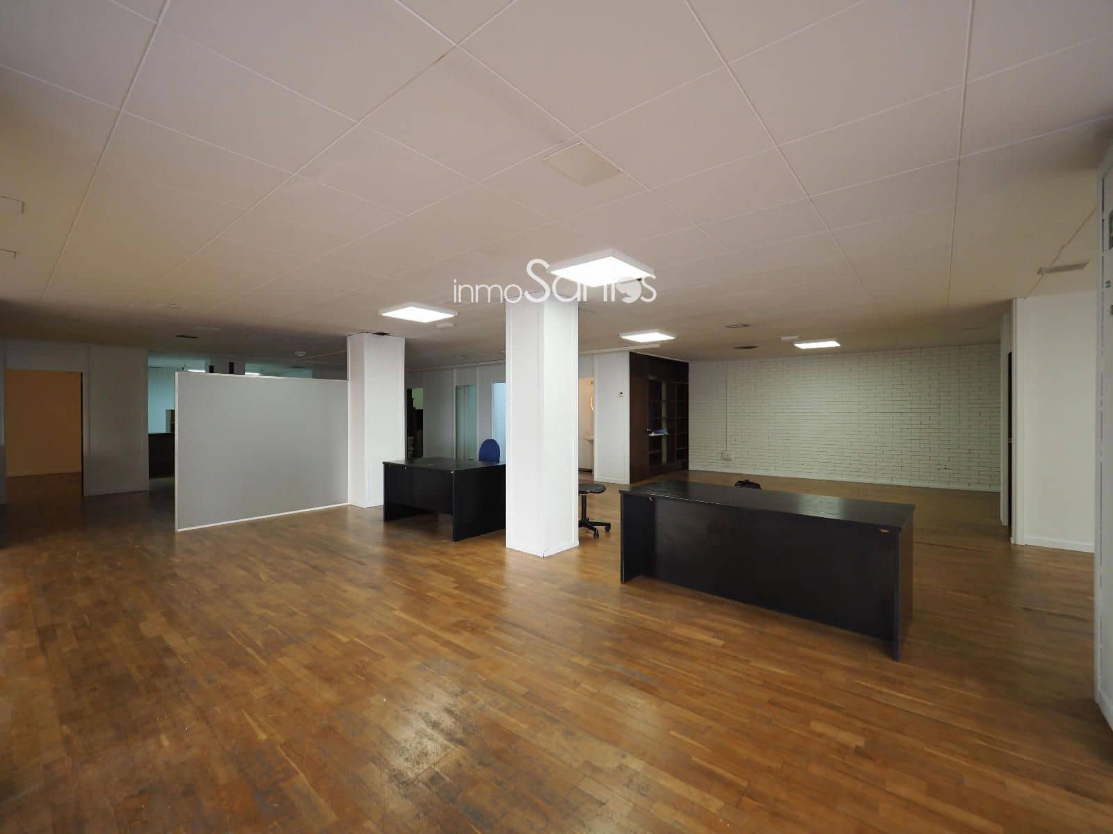 Commercial for rent in Roses - € 1,400 (Ref: 9720263)