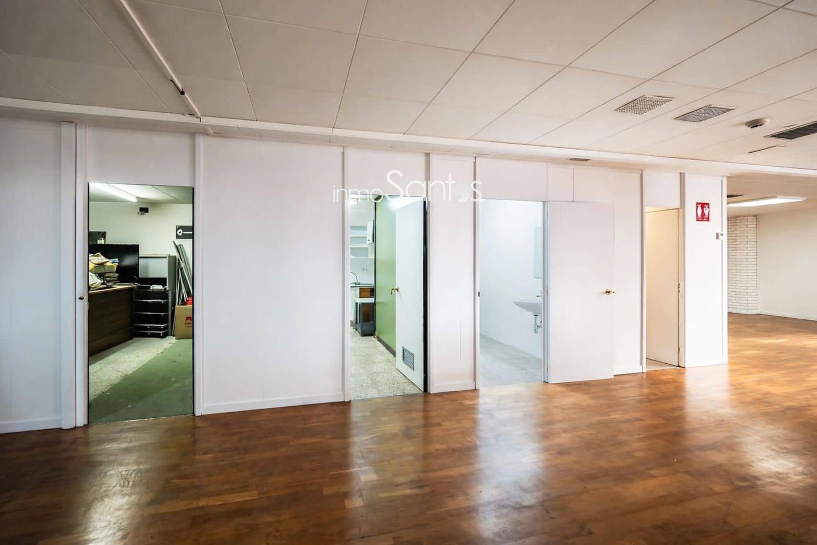 Commercial for rent in Roses - € 1,400 (Ref: 9720263)