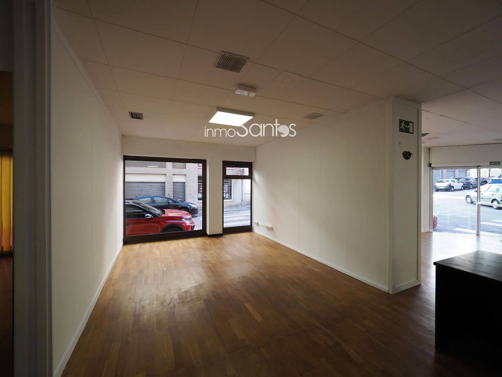 Commercial for rent in Roses - € 1,400 (Ref: 9720263)