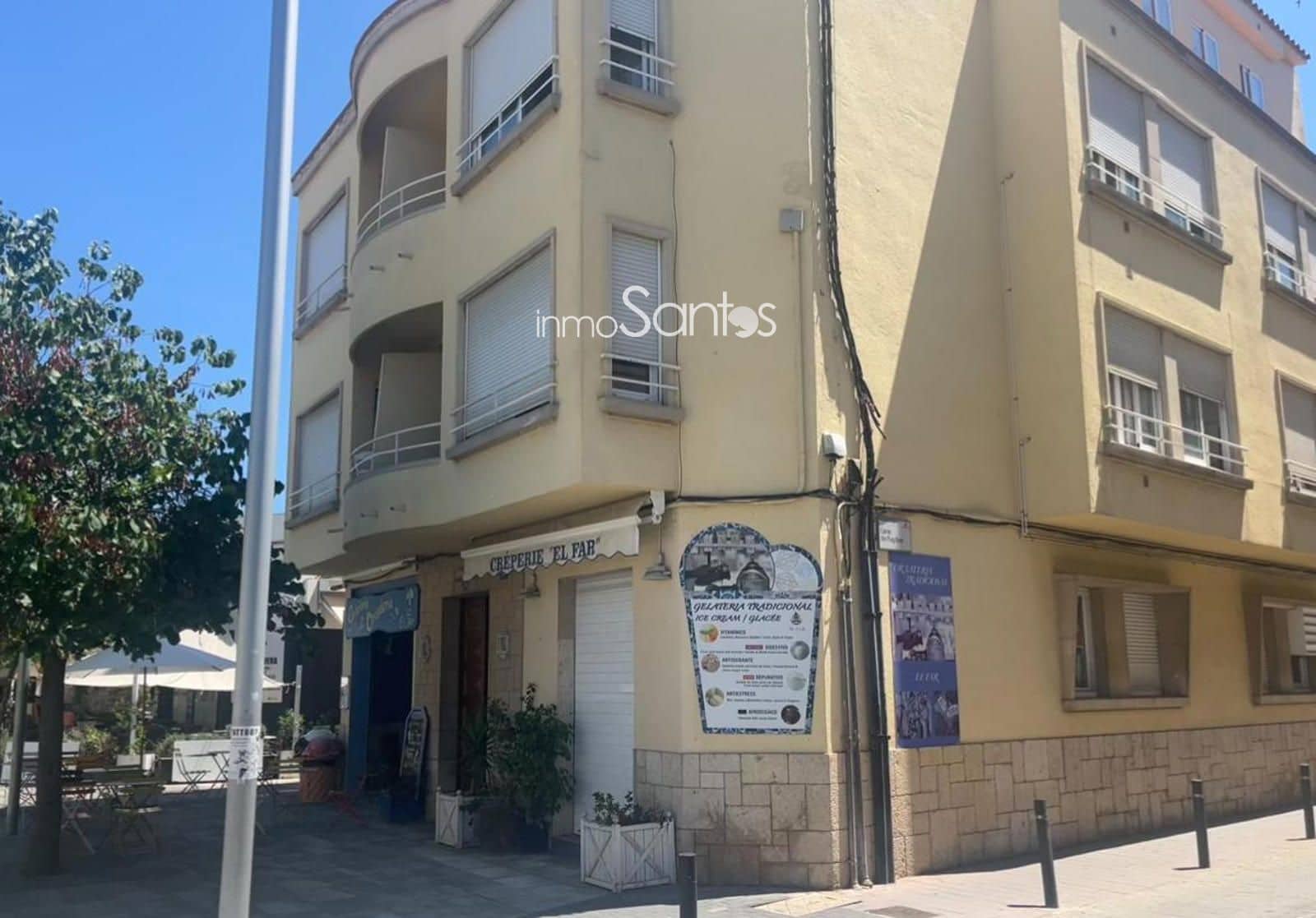 Commercial for sale in Roses - € 185,000 (Ref: 9720264)