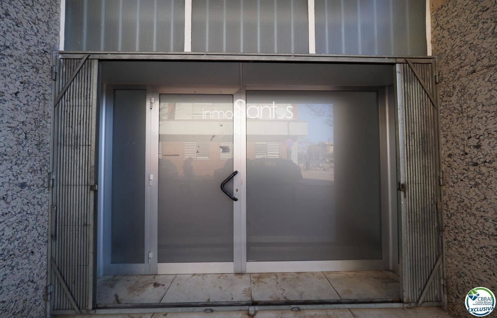 Commercial for rent in Roses - € 500 (Ref: 9720266)