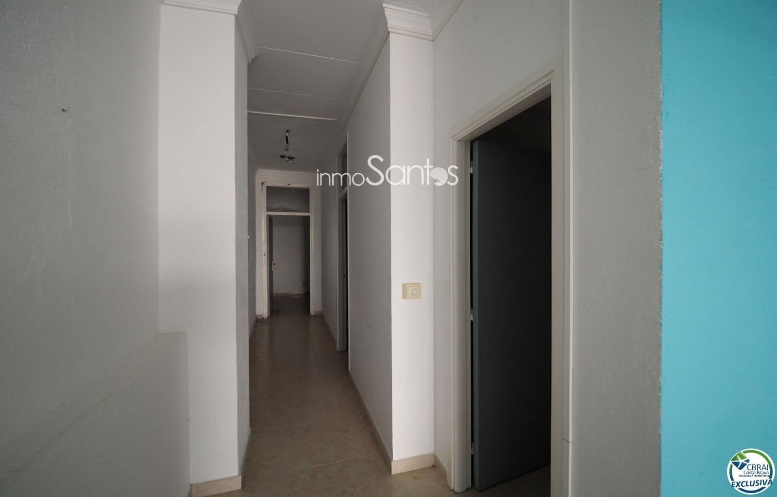 Commercial for sale in Roses - € 95,000 (Ref: 9720272)