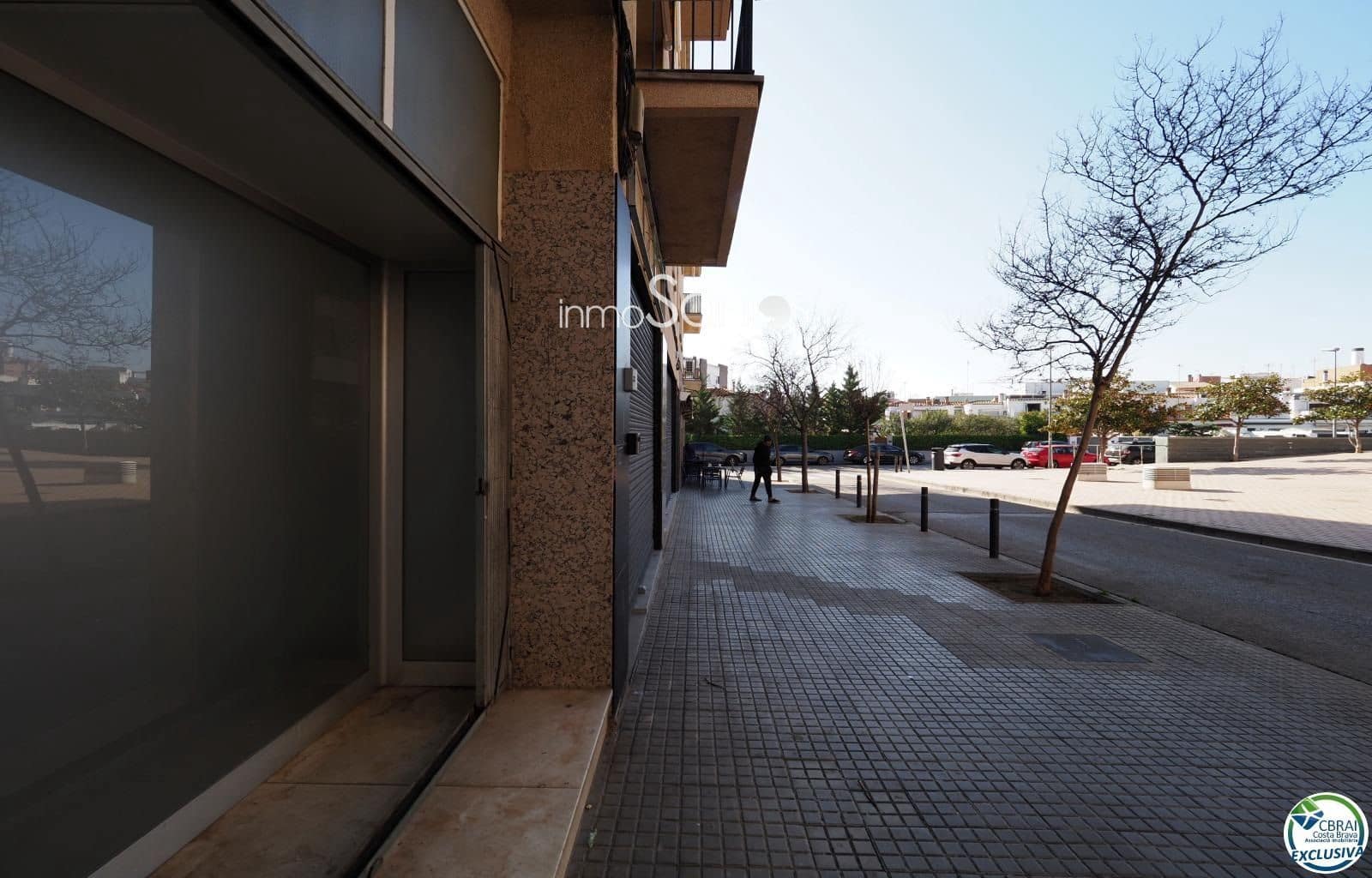 Commercial for sale in Roses - € 95,000 (Ref: 9720272)