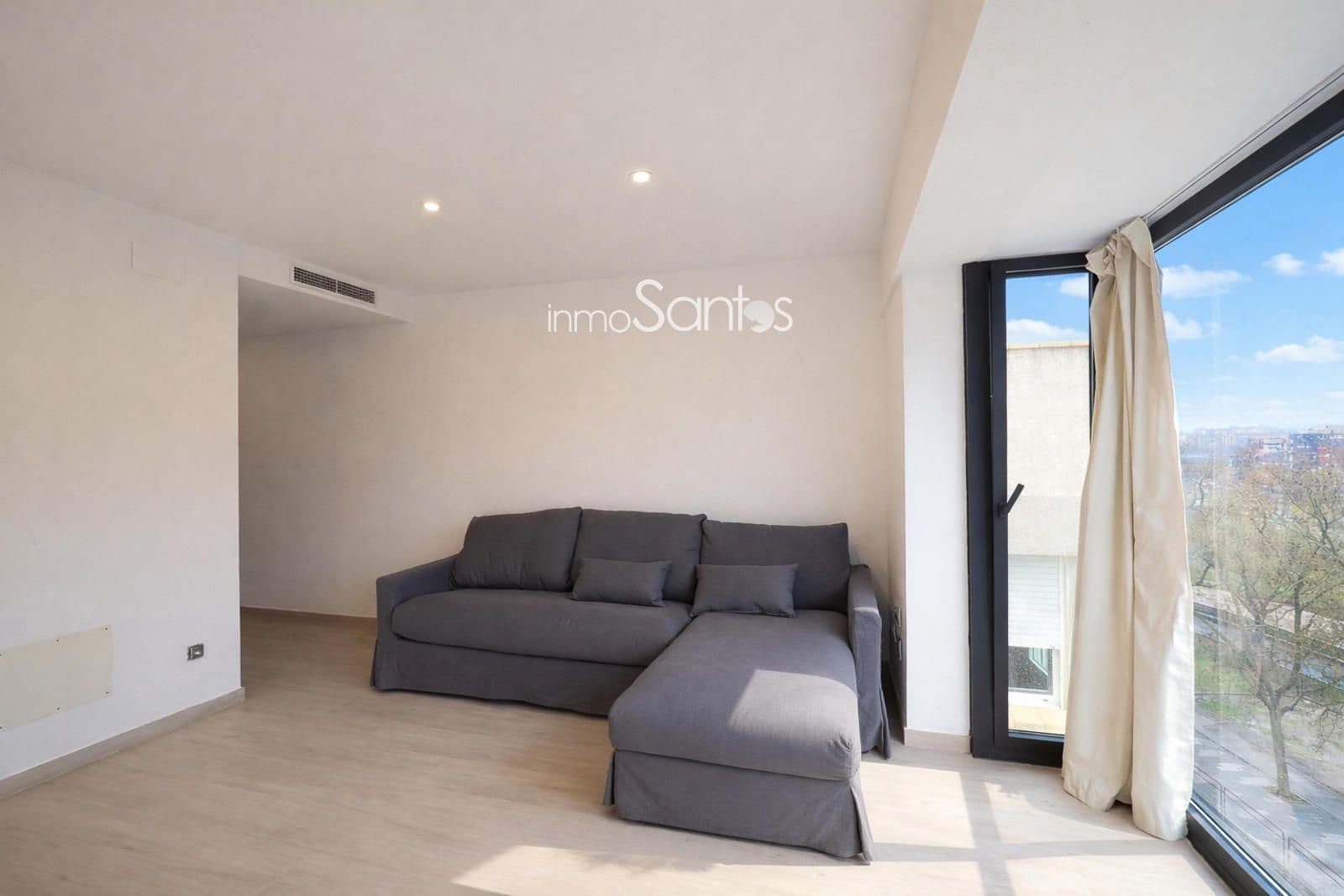 2 slaapkamer Penthouse te huur in Gerona stad - € 1.400 (Ref: 9720278)