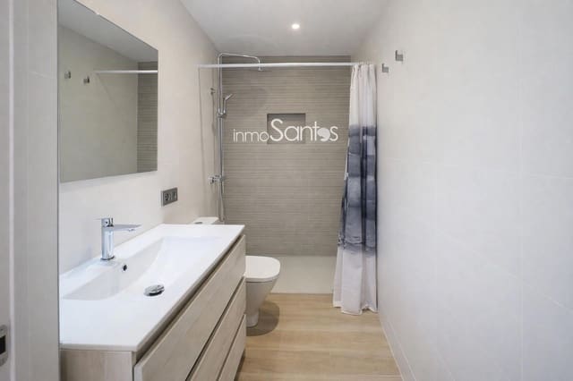 2 slaapkamer Penthouse te huur in Gerona stad - € 1.400 (Ref: 9720278)