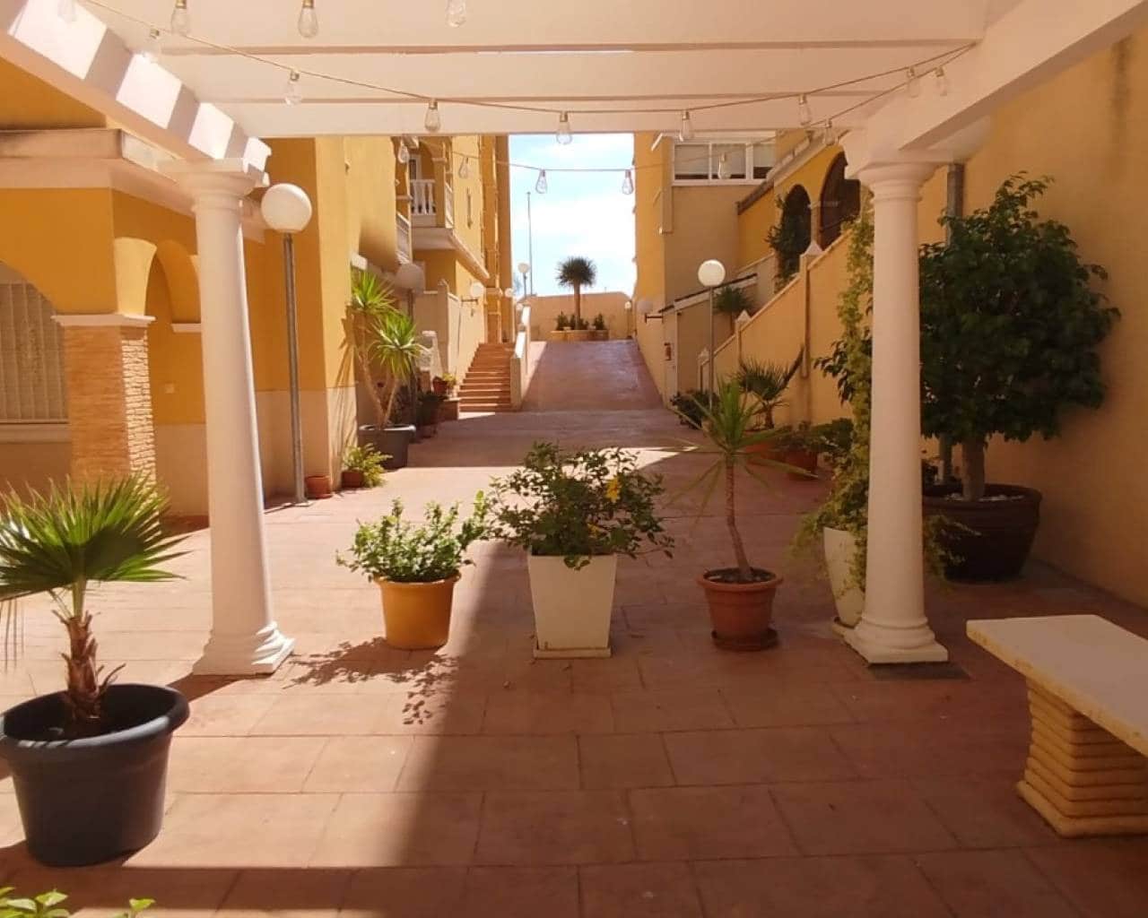 2 bedroom Apartment for sale in Algorfa with pool garage - € 139,995 (Ref: 10004628)