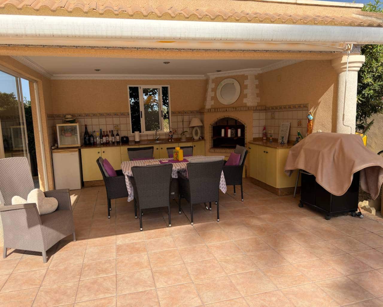 4 bedroom Villa for sale in Dona Pepa with pool garage - € 575,000 (Ref: 10014663)