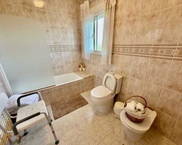 4 bedroom Villa for sale in Doña Pepa, Rojales with pool garage - € 575,000 (Ref: 10014663)