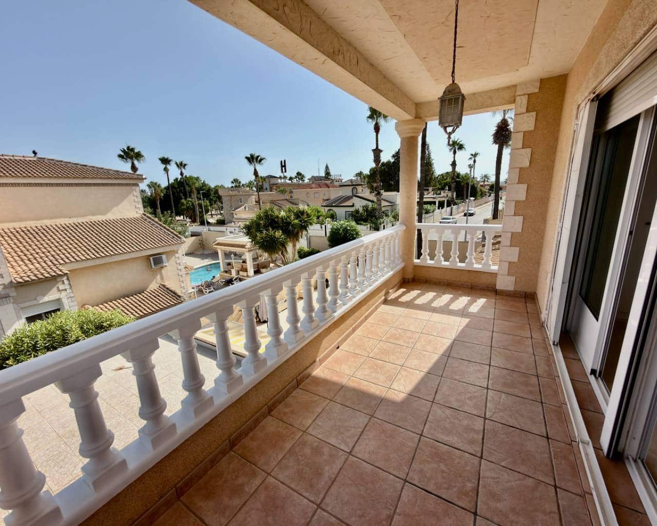 4 bedroom Villa for sale in Dona Pepa with pool garage - € 575,000 (Ref: 10014663)
