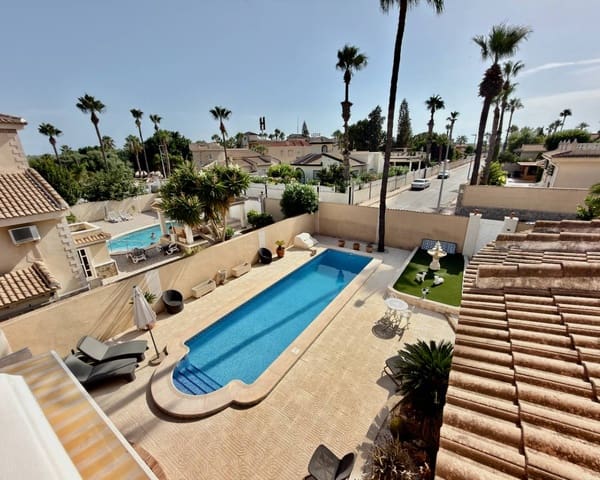 4 bedroom Villa for sale in Doña Pepa, Rojales with pool garage - € 575,000 (Ref: 10014663)