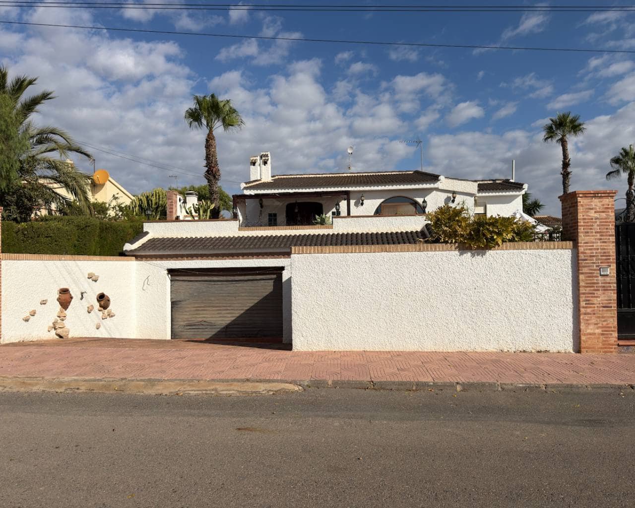5 bedroom Villa for sale in Ciudad Quesada with pool garage - € 695,000 (Ref: 10062856)