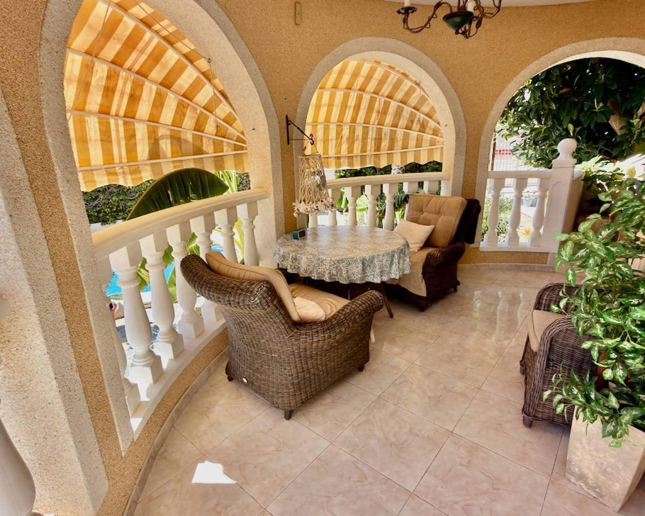 3 soverom Villa til salgs i Lo Pepin med svømmebasseng garasje - € 399 900 (Ref: 10098951)