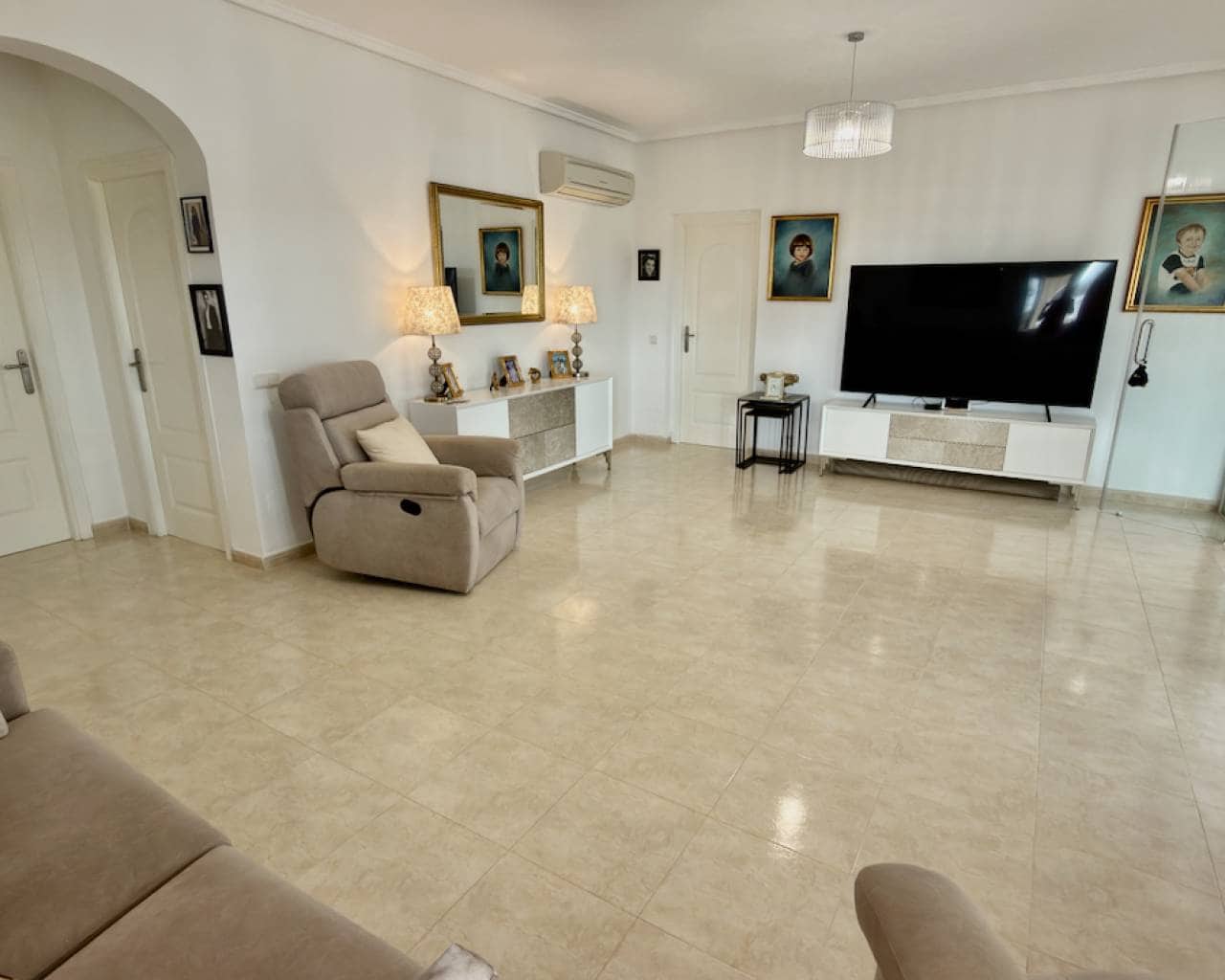 3 soverom Villa til salgs i Ciudad Quesada med svømmebasseng garasje - € 650 000 (Ref: 10112123)