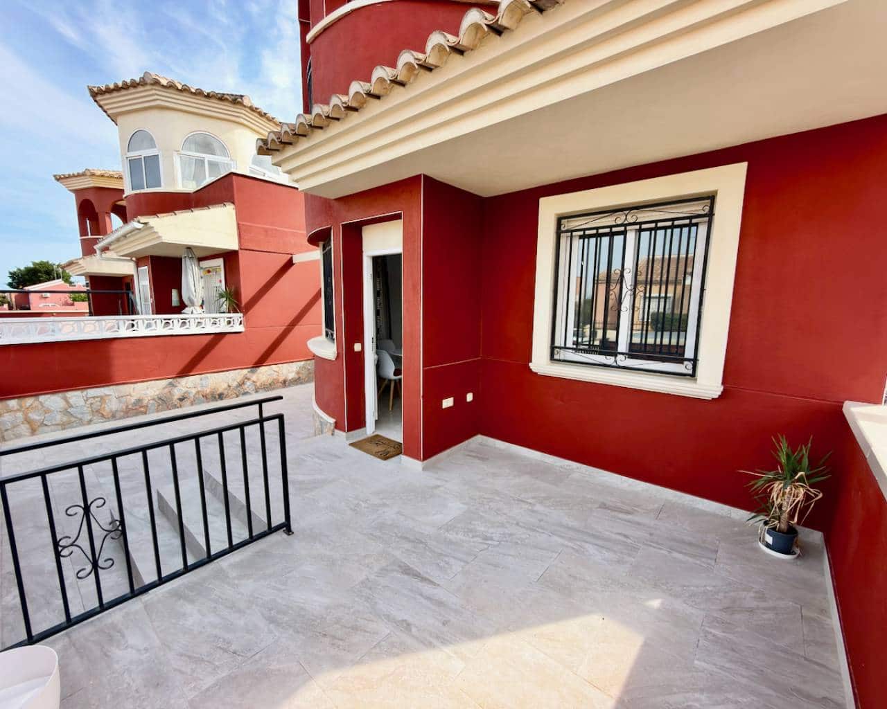 2 sovrum Villa till salu i Daya Nueva med pool garage - 189 995 € (Ref: 10117091)