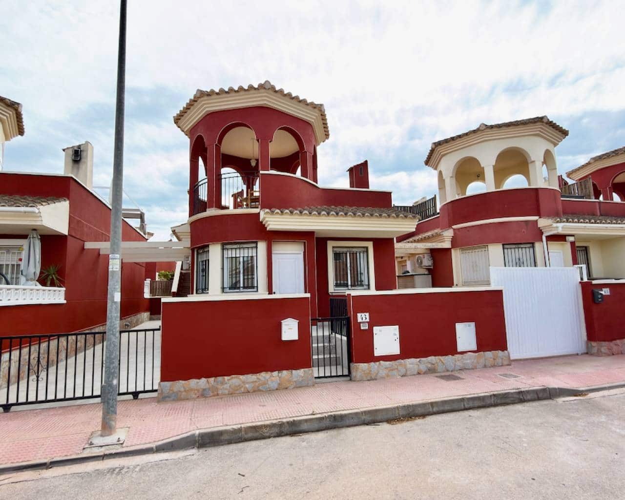 2 sovrum Villa till salu i Daya Nueva med pool garage - 189 995 € (Ref: 10117091)