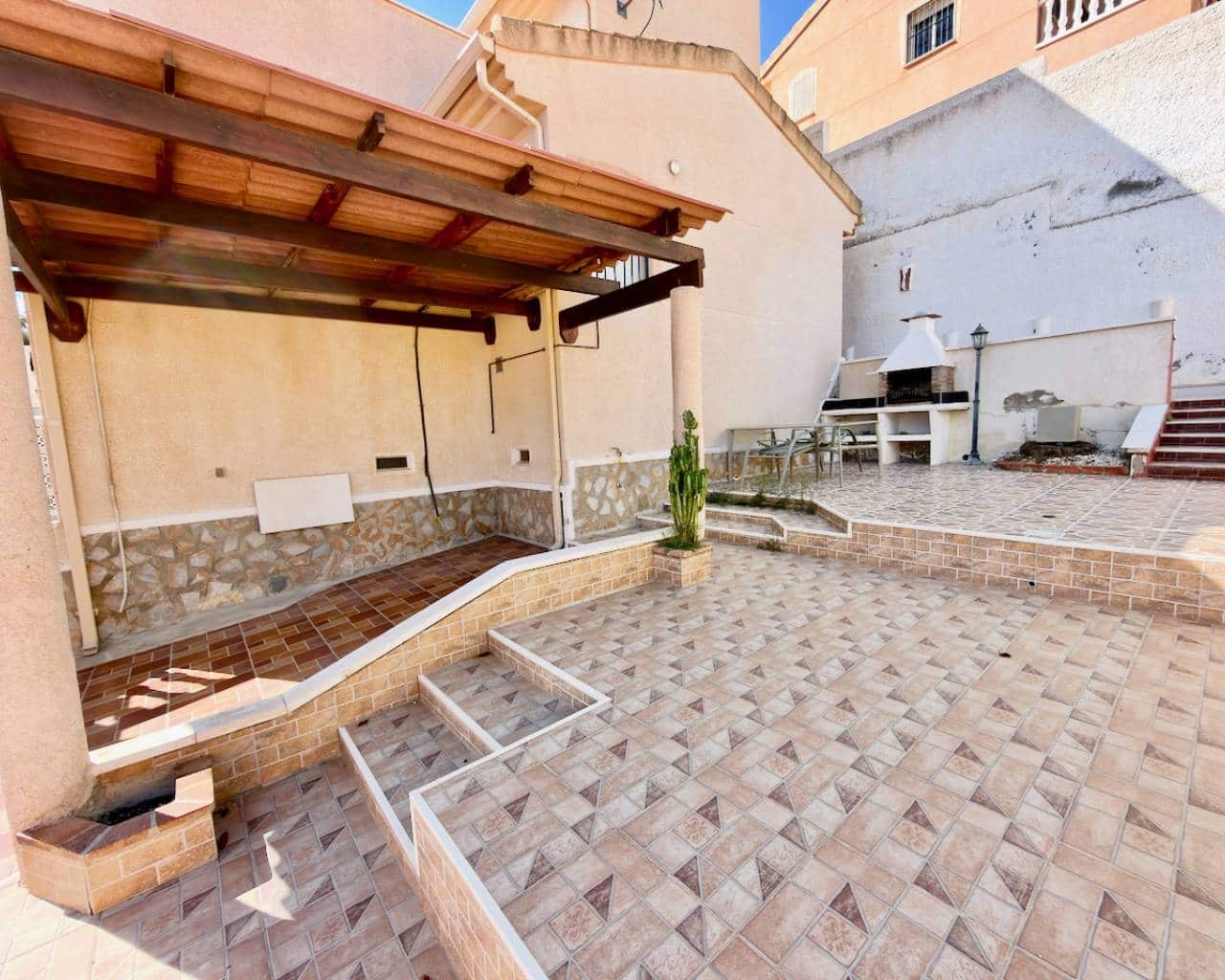 3 chambre Villa/Maison à vendre à Ciudad Quesada avec piscine garage - 235 000 € (Ref: 10181634)