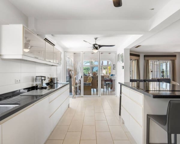 4 sovrum Finca/Hus på landet till salu i Catral med pool garage - 595 000 € (Ref: 7013680)