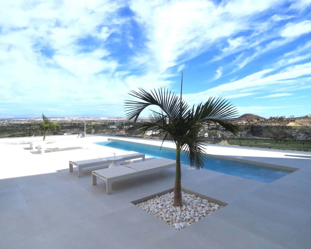 4 quarto Moradia para venda em Ciudad Quesada com piscina garagem - 1 799 000 € (Ref: 8039100)