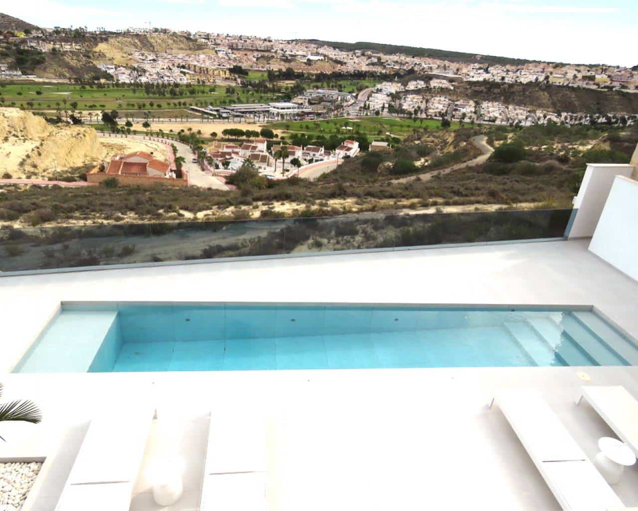 4 quarto Moradia para venda em Ciudad Quesada com piscina garagem - 1 799 000 € (Ref: 8039100)