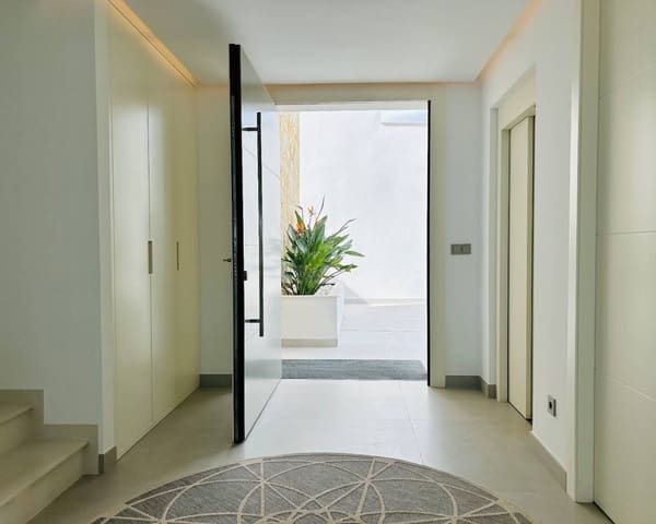 4 quarto Moradia para venda em Ciudad Quesada, Rojales com piscina garagem - 1 799 000 € (Ref: 8039100)