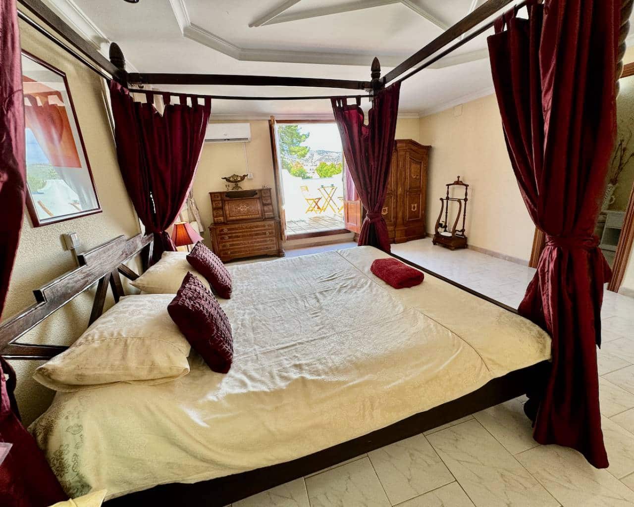 8 soveværelse Villa til salg i Castalla med swimmingpool garage - € 655.000 (Ref: 8569181)