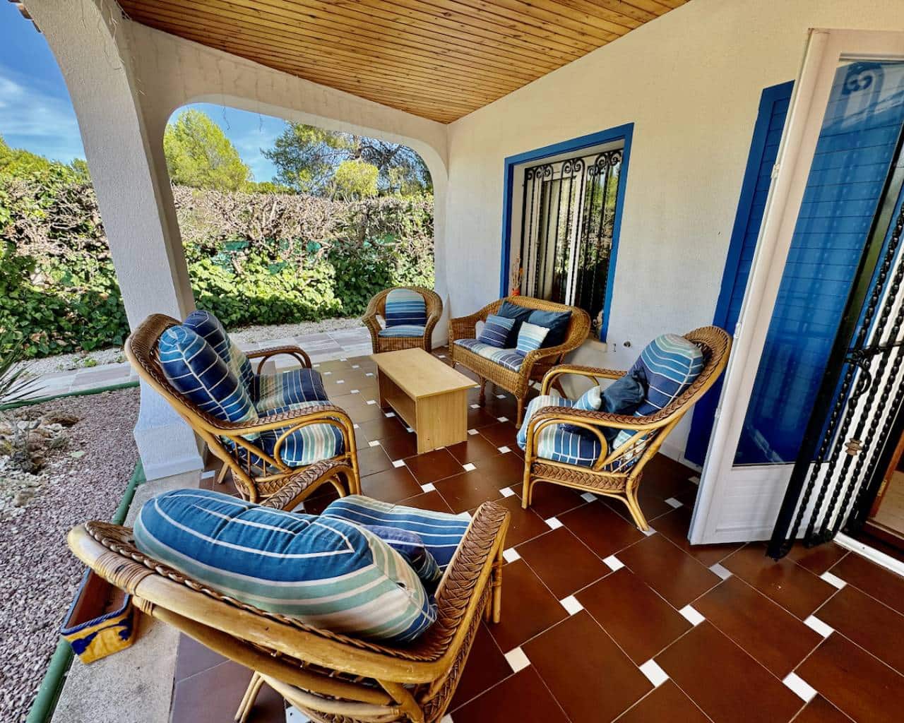 8 soveværelse Villa til salg i Castalla med swimmingpool garage - € 655.000 (Ref: 8569181)