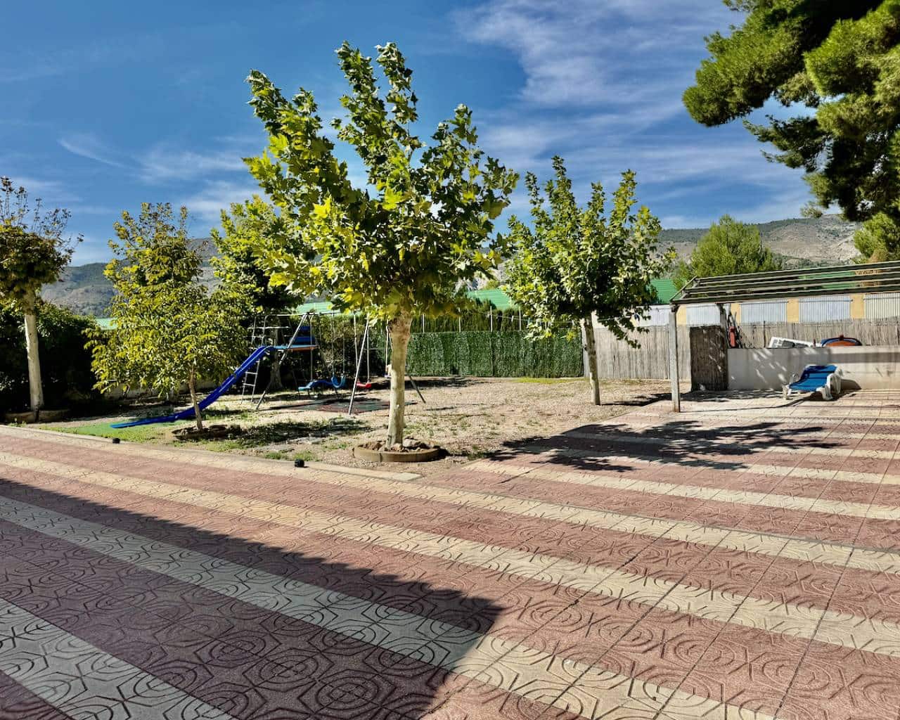 8 soveværelse Villa til salg i Castalla med swimmingpool garage - € 655.000 (Ref: 8569181)