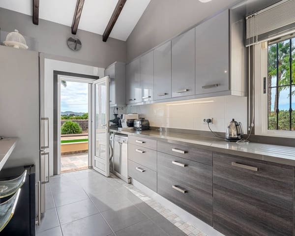 2 bedroom Villa for sale in Rafal with pool - € 395,000 (Ref: 8585786)