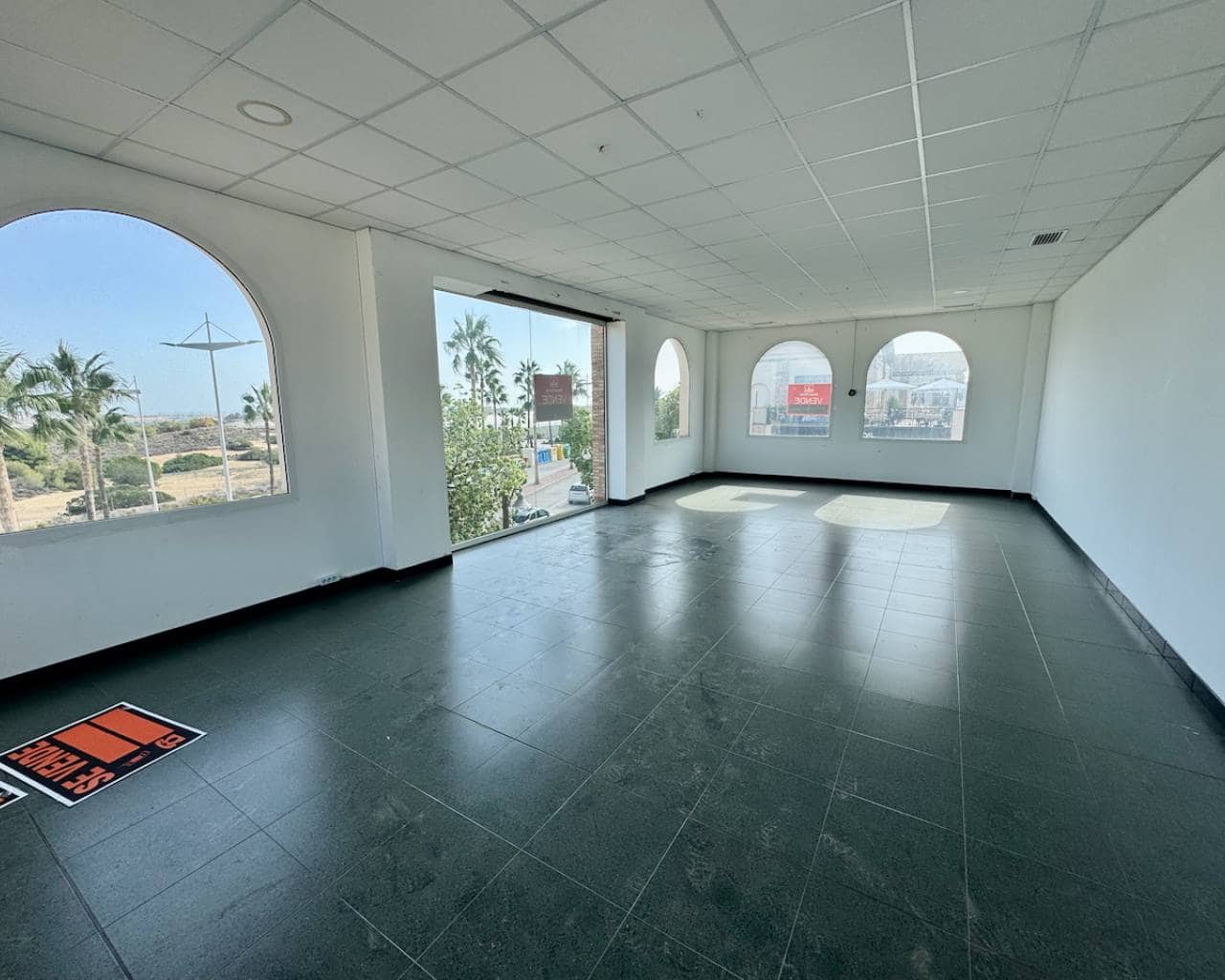 Commercial for sale in Algorfa - € 425,000 (Ref: 8620566)