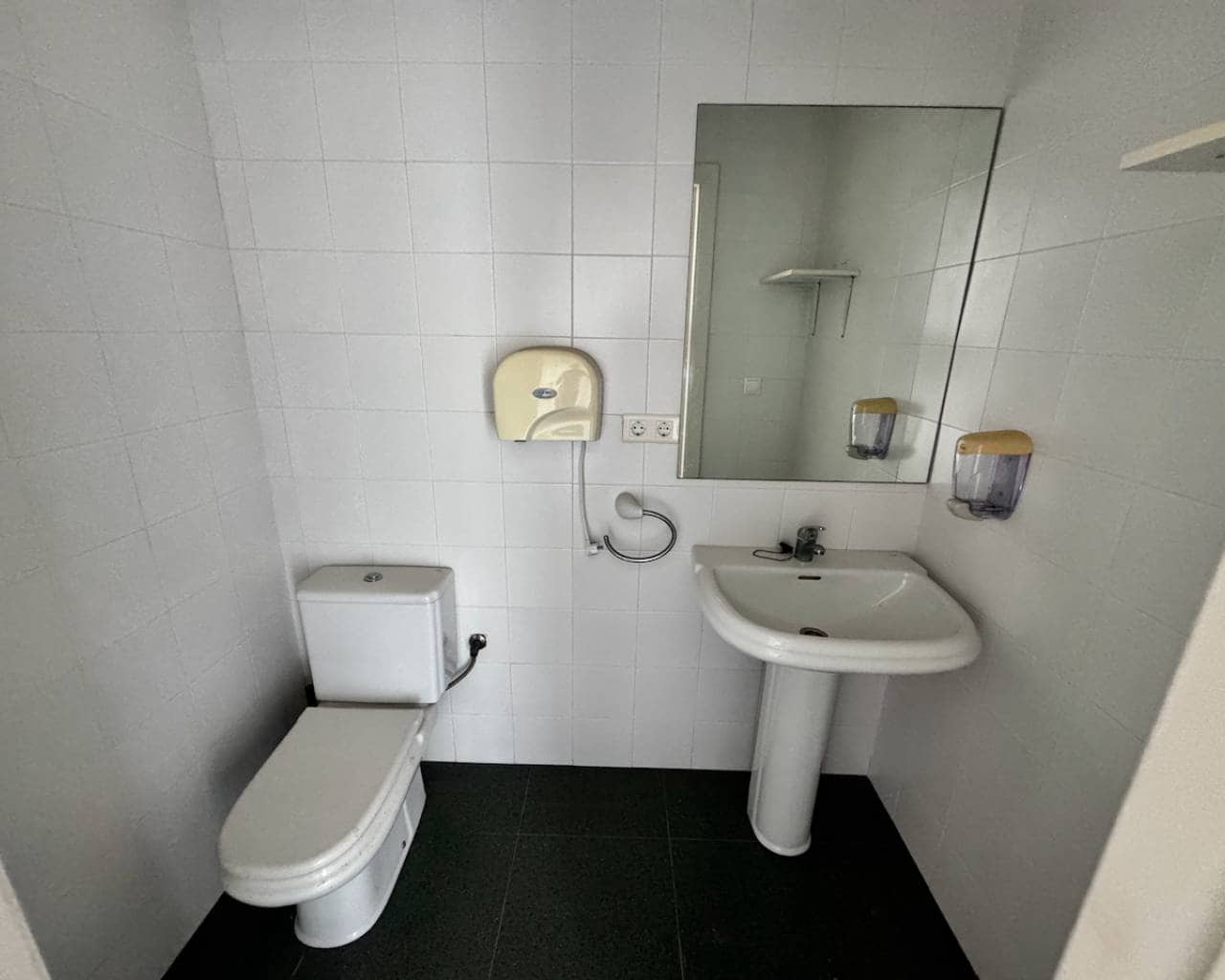 Commercial for sale in Algorfa - € 425,000 (Ref: 8620566)