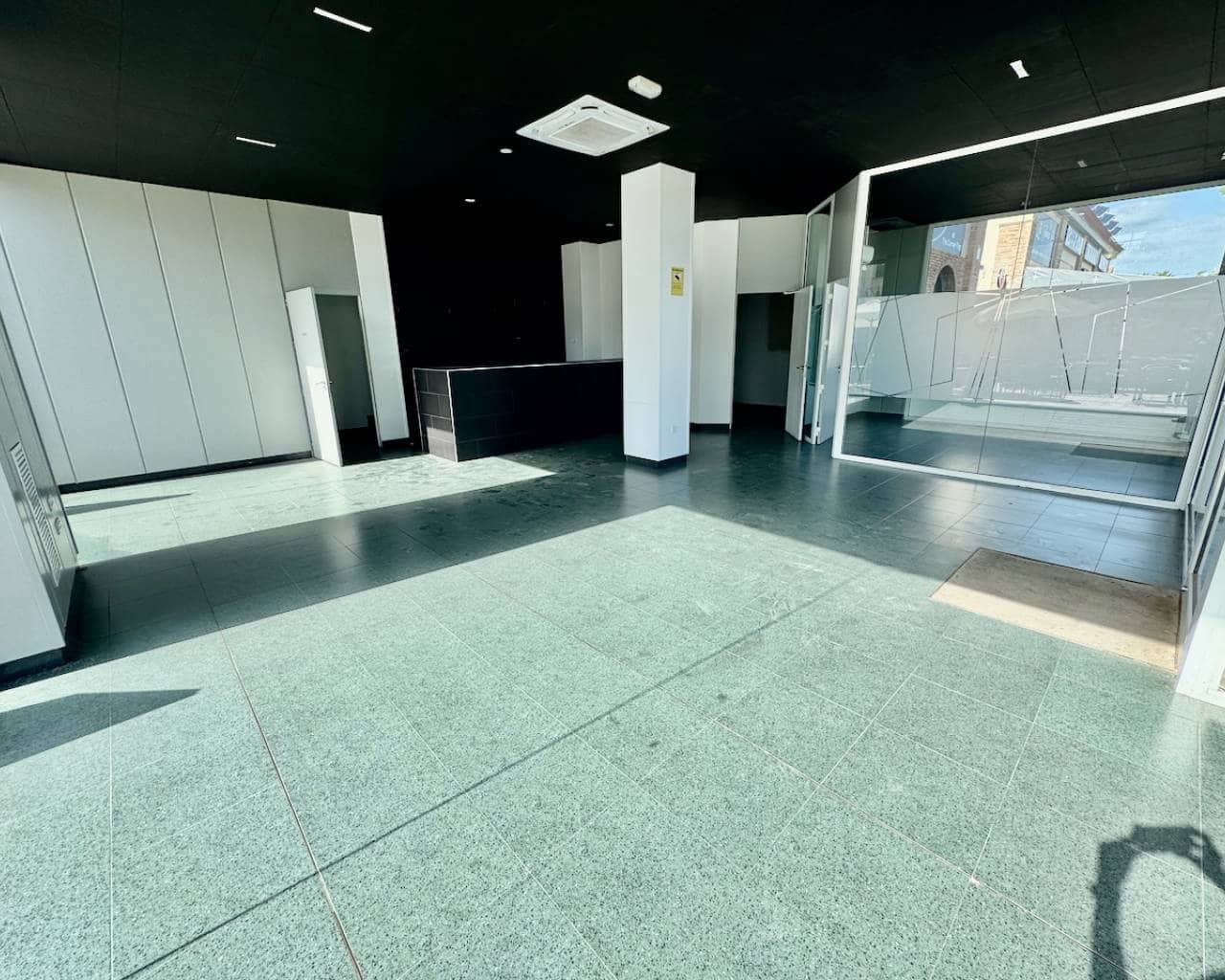 Commercial for sale in Algorfa - € 425,000 (Ref: 8620566)