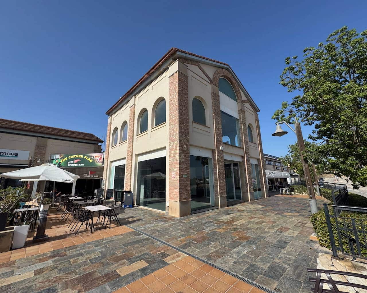 Commercial for sale in Algorfa - € 425,000 (Ref: 8620566)