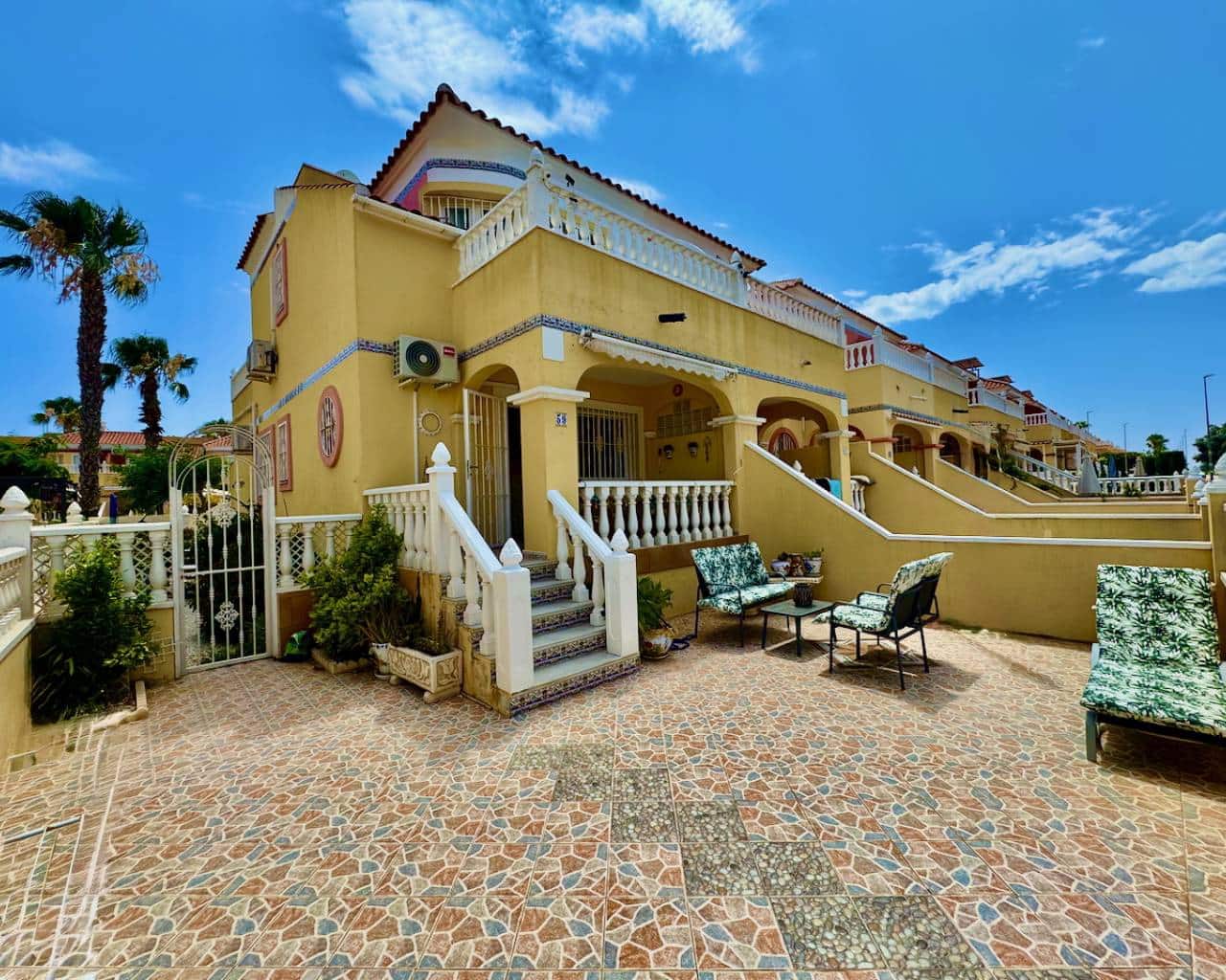 3 soveværelse Villa til salg i Lo Crispin med swimmingpool garage - € 192.500 (Ref: 9049821)