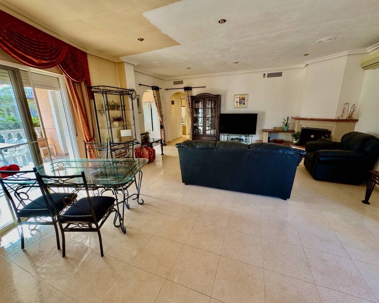 4 slaapkamer Villa te koop in Benferri met zwembad garage - € 249.995 (Ref: 9082751)