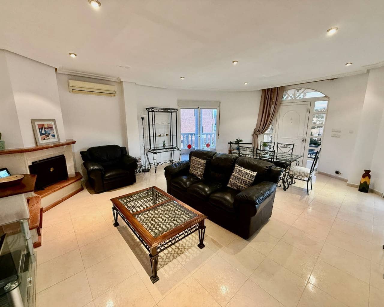 4 slaapkamer Villa te koop in Benferri met zwembad garage - € 249.995 (Ref: 9082751)