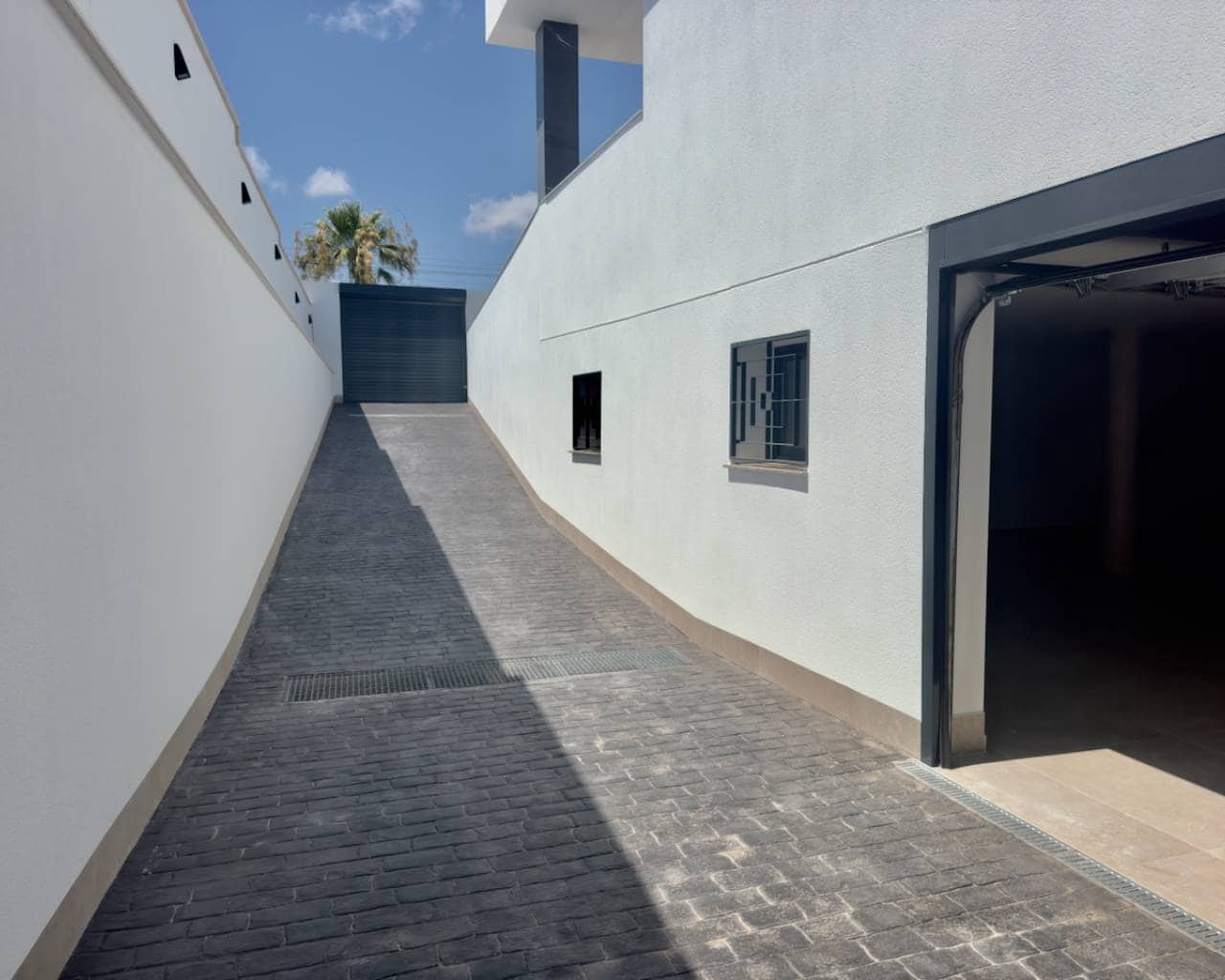 3 bedroom Villa for sale in Ciudad Quesada with pool - € 799,900 (Ref: 9160525)